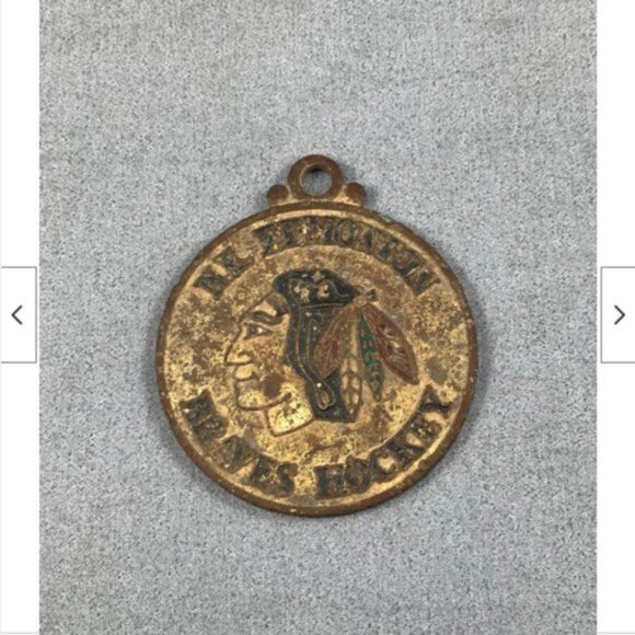 Vintage NE Edmonton Braves Hockey Medal - Picture 3 of 4